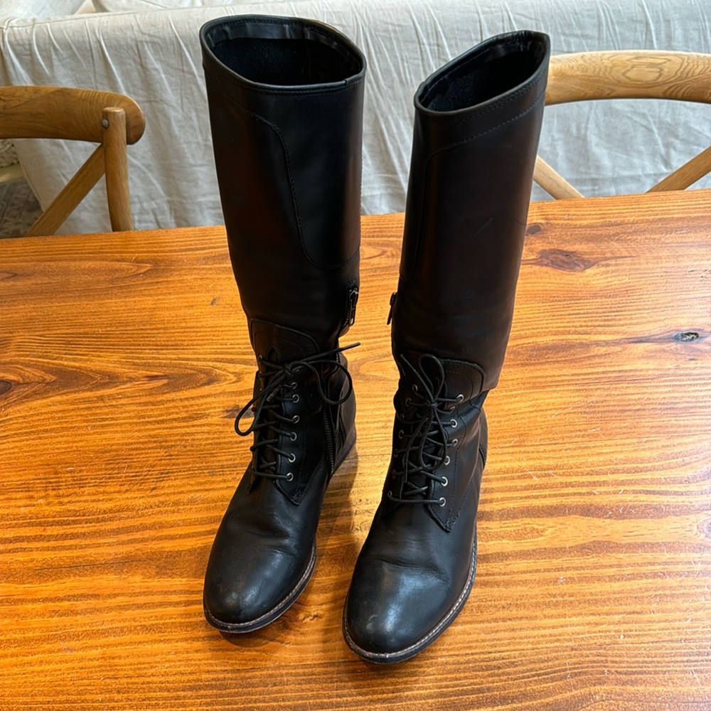Classic Black Leather Frye Riding Boots (Size 8.5)